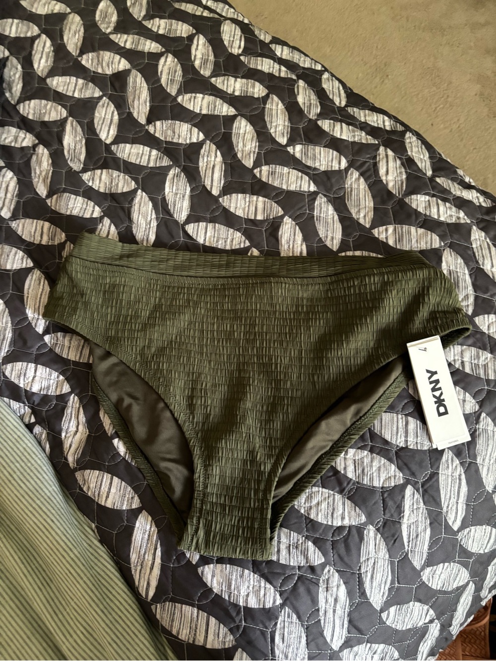 DKNY Olive Green Textured Swim bottoms MWT ☀️